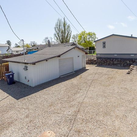 Cute And Cozy 3 Bed 2 Bath Home In North Spokane Eksteriør billede